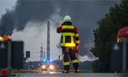 Gran incendio en una refiner&iacute;a en Alemania