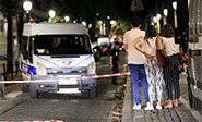 Un hombre ataca a transe&uacute;ntes en una calle de Par&iacute;s