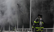 Enorme incendio en centro comercial de Nueva York