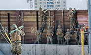 EEUU militariza su frontera ante avance de caravana de migrantes