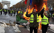 Los &ldquo;chalecos amarillos&rdquo; vuelven al &ldquo;ataque&rdquo; y exigen la renuncia de Macron