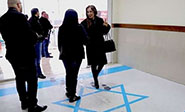 Ministra jordana pisotea la bandera israel&iacute;