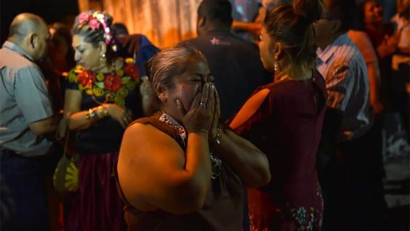 Hombres armados irrumpen en una fiesta y matan a 13 personas en M&eacute;xico