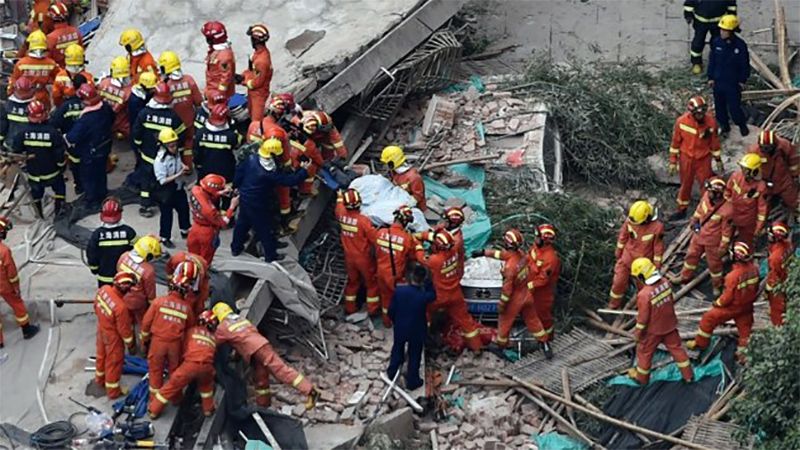 Asciende a diez el n&uacute;mero de fallecidos por colapso de un edificio en Shangh&aacute;i