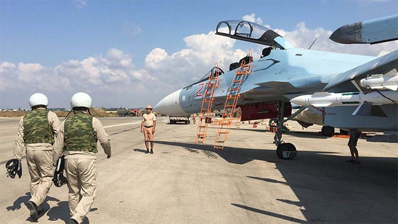 Terroristas lanzan 17 misiles contra la base a&eacute;rea rusa en Siria