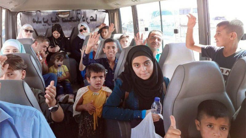 Miles de refugiados sirios regresan a su pa&iacute;s procedentes de Jordania y L&iacute;bano