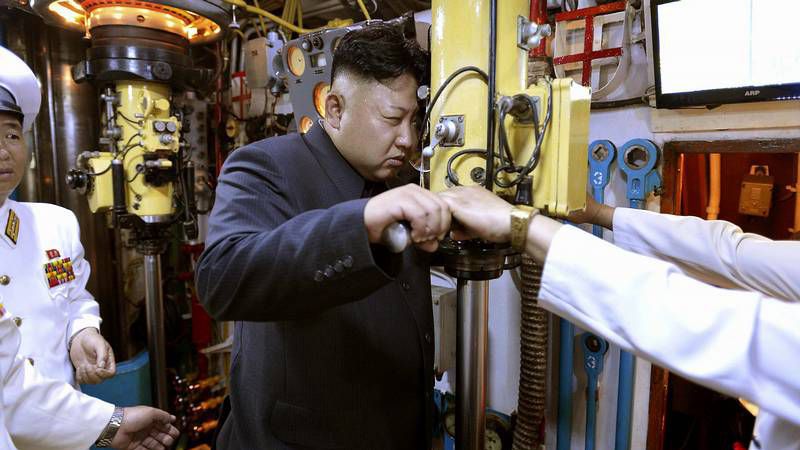 Pyongyang publica las fotos del mayor submarino militar de su historia