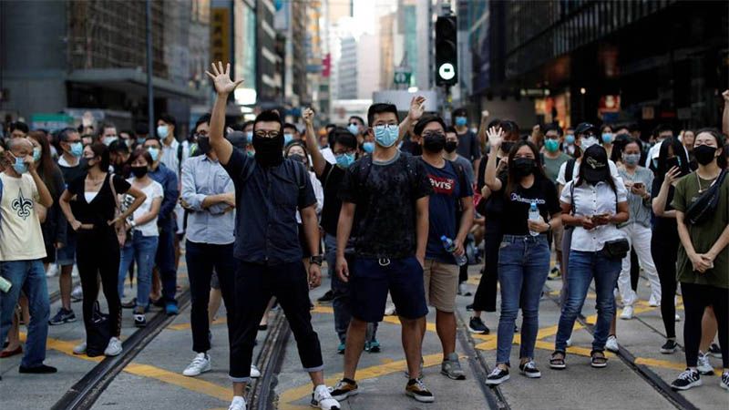 Alarmante situaci&oacute;n en Hong Kong tras noche de caos y violencia