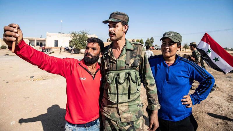 El Ej&eacute;rcito sirio entra en la ciudad de Menbij