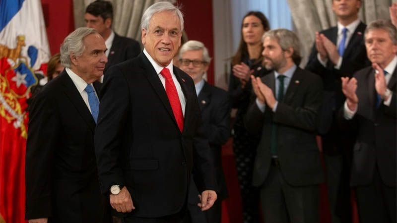 Pi&ntilde;era cambia parte del gabinete para &ldquo;acallar&rdquo; la calle
