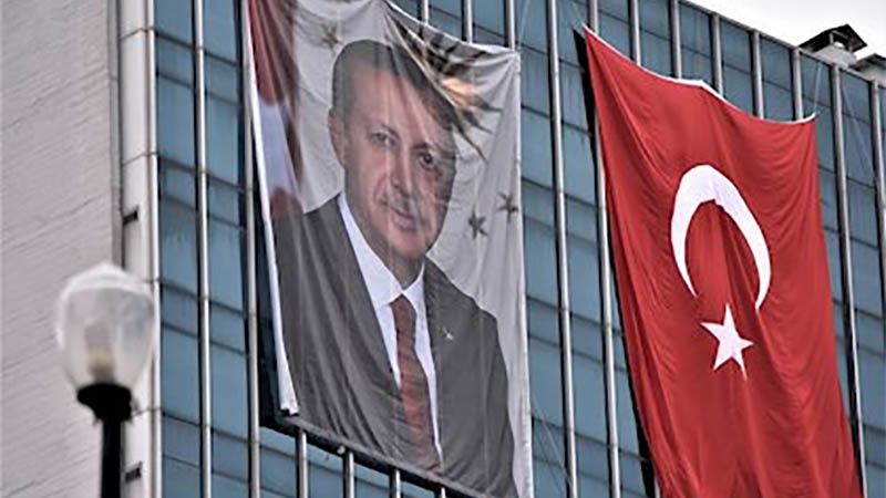 Turqu&iacute;a empieza a deportar a terroristas de Daesh