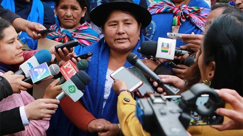 Grupo de campesinas bolivianas decreta huelga indefinida en rechazo al golpe de Estado
