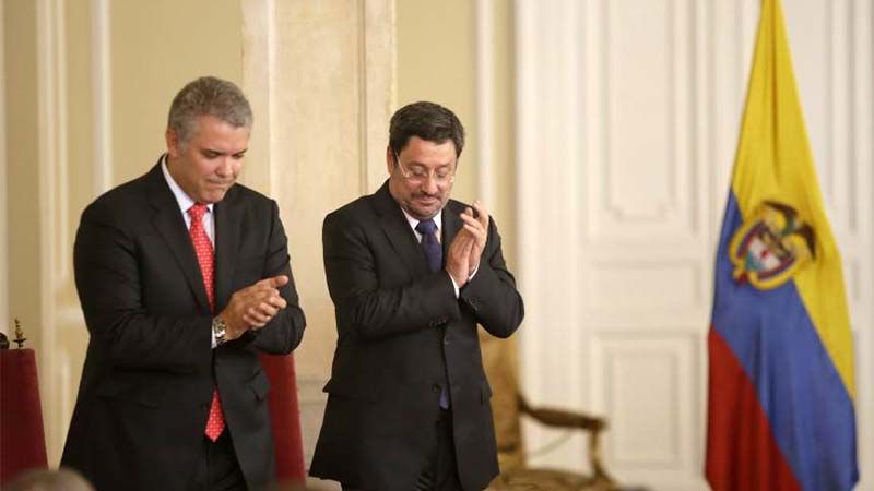 Duque pide a Francisco Santos regresar a Colombia tras pol&eacute;mico audio