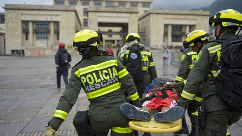 Tres polic&iacute;as muertos y siete heridos en un atentado en Colombia