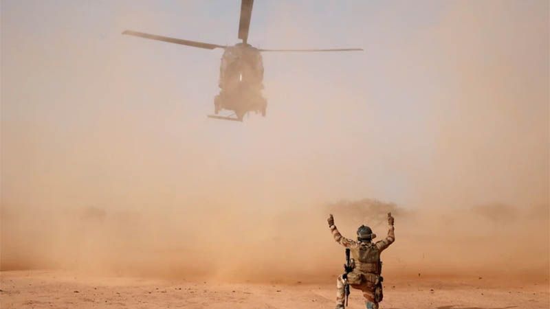 Mueren 13 militares franceses en un accidente entre dos helic&oacute;pteros en Mali