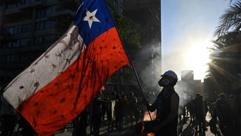 El estallido social comienza a minar la econom&iacute;a chilena