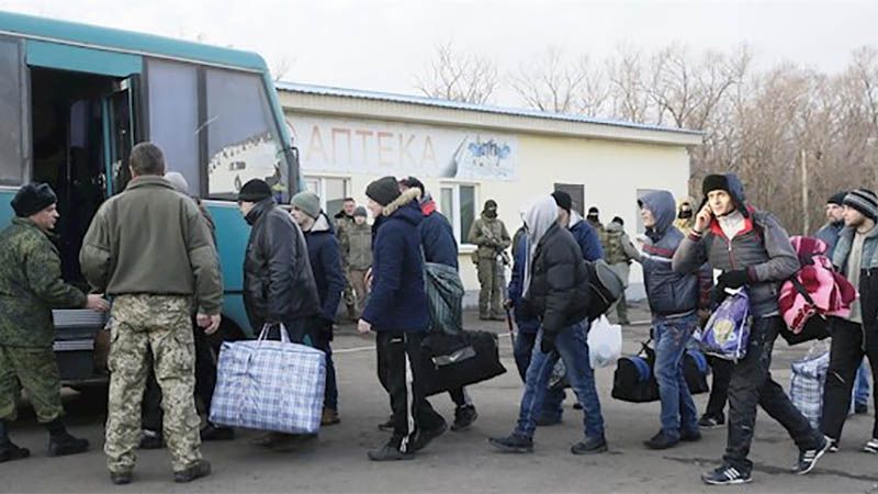 Separatistas llegan a un acuerdo de intercambio de prisioneros con Kiev