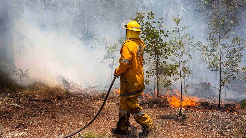 Los incendios mantienen a 4000 personas atrapadas en Australia