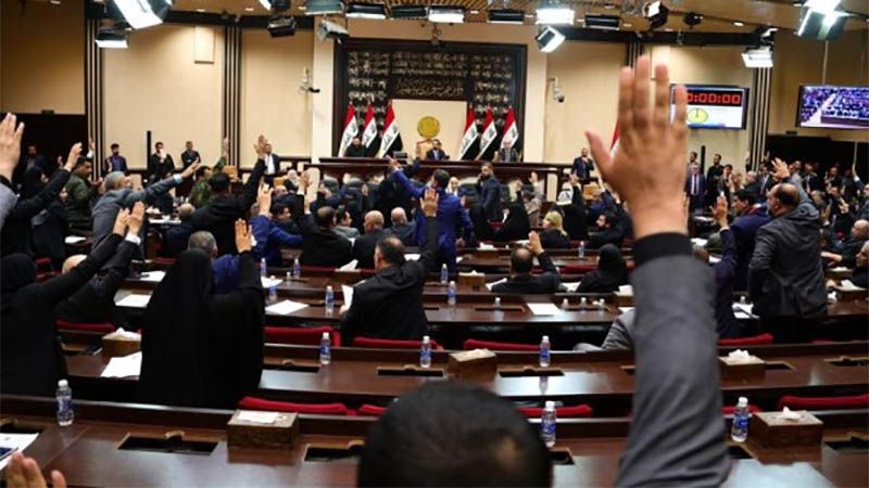 Parlamento iraqu&iacute; aprueba la expulsi&oacute;n de tropas extranjeras al grito de &ldquo;Muerte a EEUU&rdquo;
