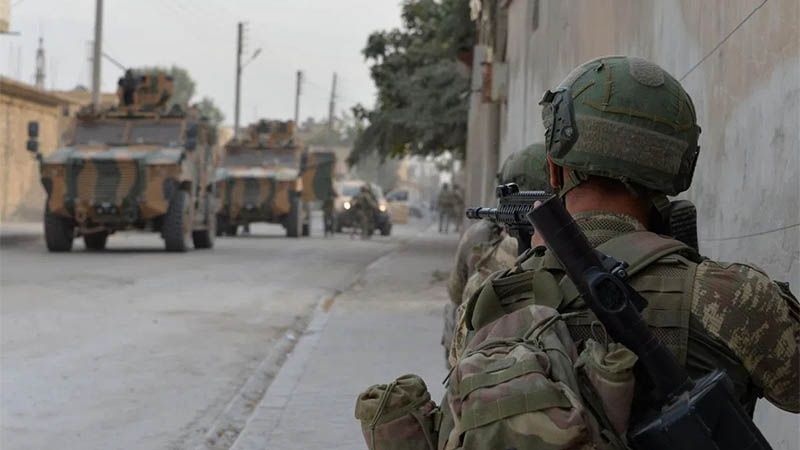Un soldado turco muere durante un bombardeo sirio a posiciones terroristas en Idlib