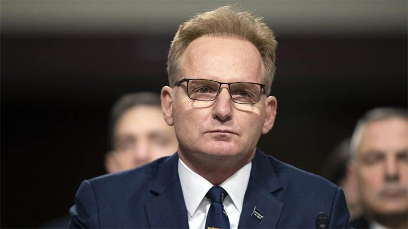 Dimite el secretario de la Marina por llamar &ldquo;est&uacute;pido&rdquo; al capit&aacute;n del portaviones Roosevelt