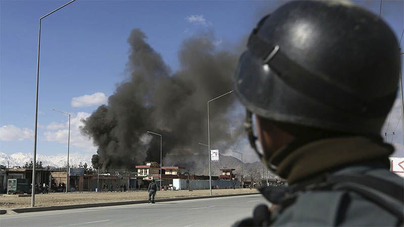 Atacan con cohetes la mayor base de Estados Unidos en Afganist&aacute;n