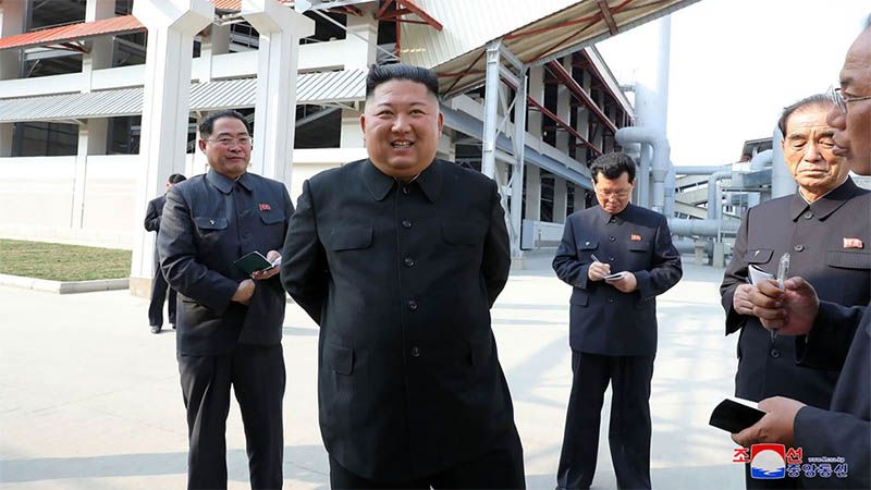 La reaparici&oacute;n de Kim Jong-un disipa los rumores sobre su estado de salud