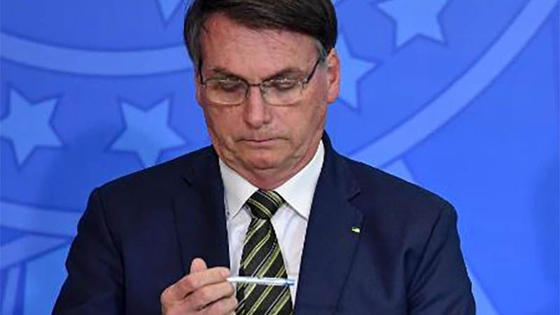 Juez de corte suprema de Brasil pide confiscar el celular de Bolsonaro