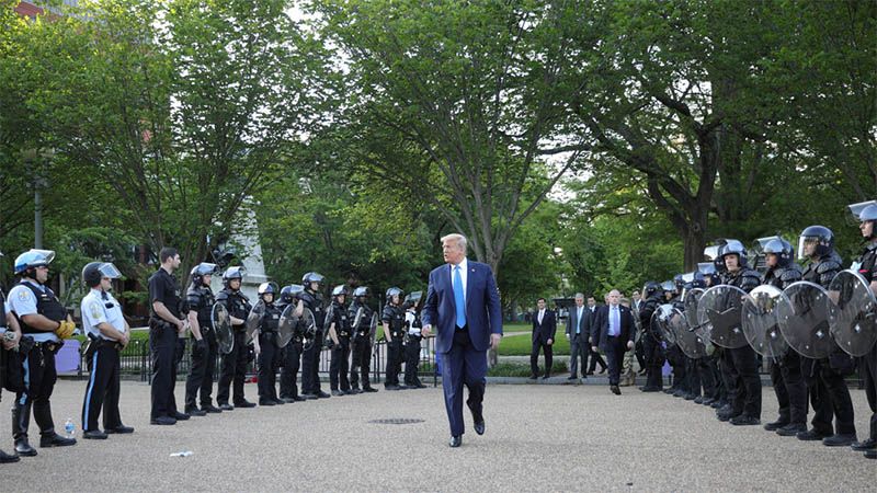 Trump amenaza con movilizar al Ej&eacute;rcito de EEUU para detener las protestas