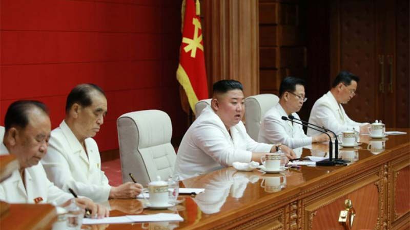 Kim Jong-un reaparece en p&uacute;blico tras rumores que afirmaban que estaba en coma