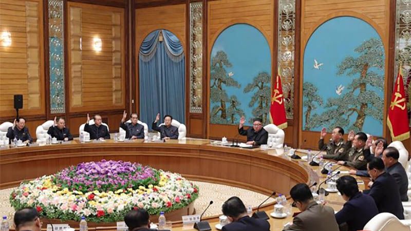 Kim Jong Un reaparece en una reuni&oacute;n tras casi un mes sin actos p&uacute;blicos