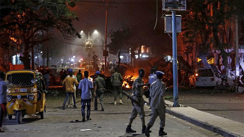 M&aacute;s de cinco muertos por un atentado suicida ejecutado en un restaurante en Mogadiscio