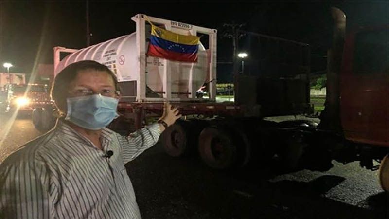 Llegan a Manaos los primeros camiones con el ox&iacute;geno donado por Venezuela