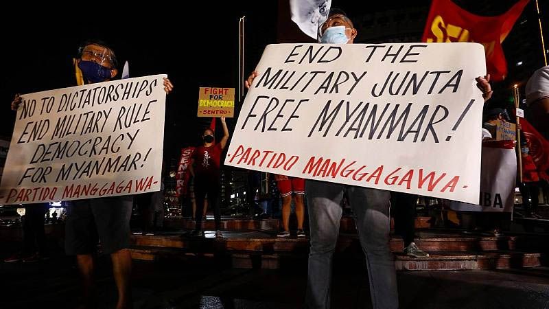 Los birmanos salen de nuevo a la calle, pese a que la represi&oacute;n aumenta