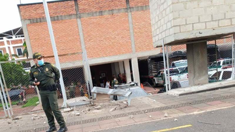 M&aacute;s de doce personas heridas por un atentado contra una sede policial en Colombia