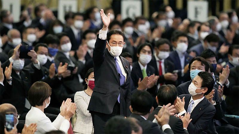 Excanciller Fumio Kishida, elegido presidente del partido gobernante de Jap&oacute;n