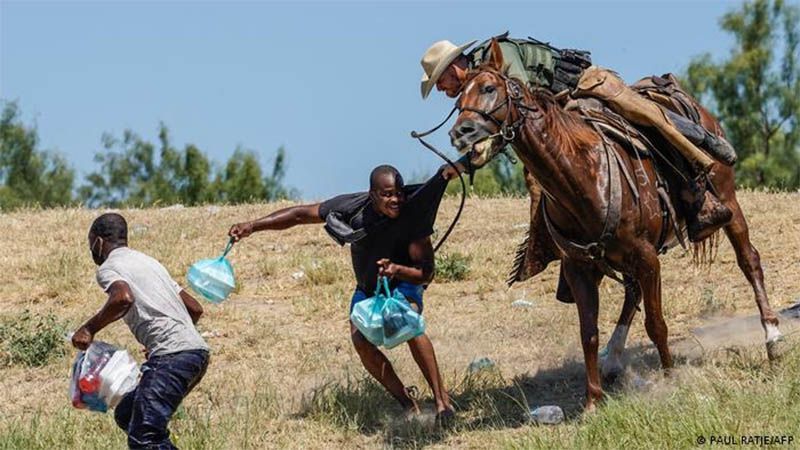 Protestan en Estados Unidos por el trato inhumano a migrantes haitianos