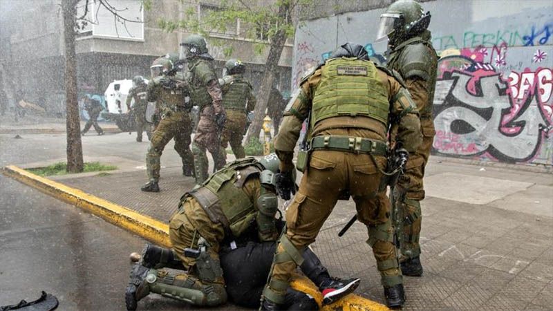 Pi&ntilde;era decreta la militarizaci&oacute;n en provincias sure&ntilde;as de Chile para reprimir a los mapuche