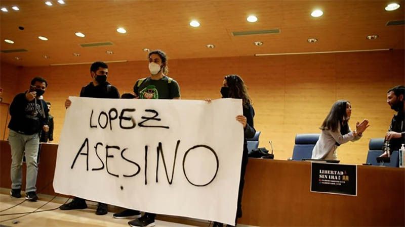 Estudiantes de una universidad espa&ntilde;ola reciben a Leopoldo L&oacute;pez al grito de &ldquo;Fuera asesino&rdquo;