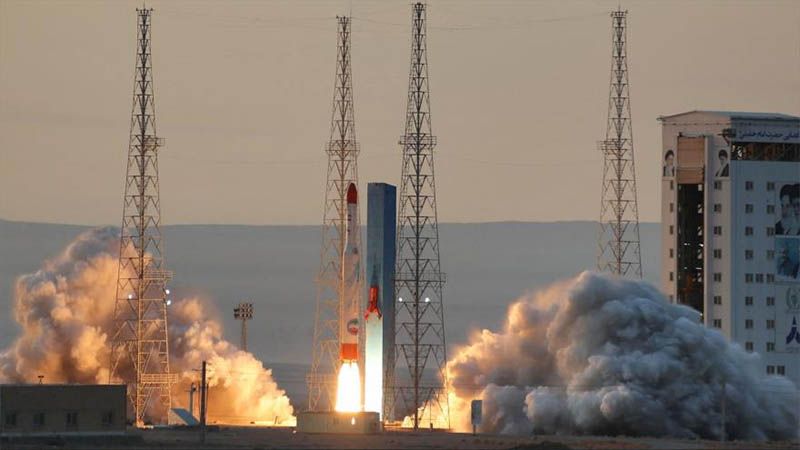 Ir&aacute;n lanza con &eacute;xito un cohete espacial con aparatos de investigaci&oacute;n