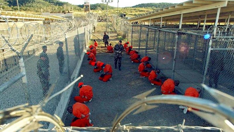 EEUU aprueba el traslado de cinco detenidos de Guant&aacute;namo
