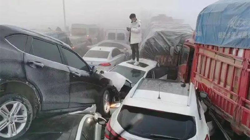 La niebla causa colisi&oacute;n en cadena de m&aacute;s de 200 coches en el centro de China