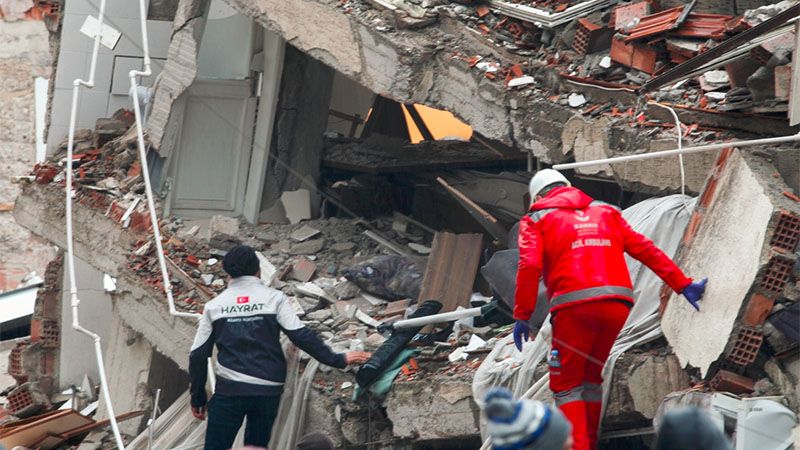 El Gobierno turco informa que m&aacute;s de 8.000 personas han sido rescatadas de los escombros