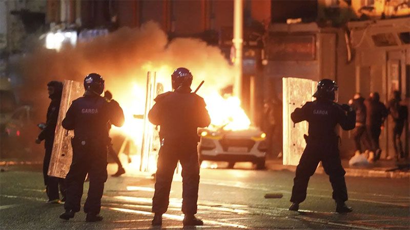 M&aacute;s de 30 detenidos en Dubl&iacute;n en disturbios promovidos por grupos de ultraderecha
