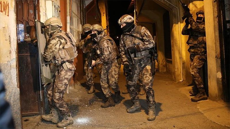 Casi 190 detenidos durante redadas en Turqu&iacute;a contra presuntos terroristas de Daesh