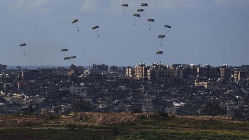 Mueren cinco personas aplastadas por cajas de ayuda humanitaria en Gaza