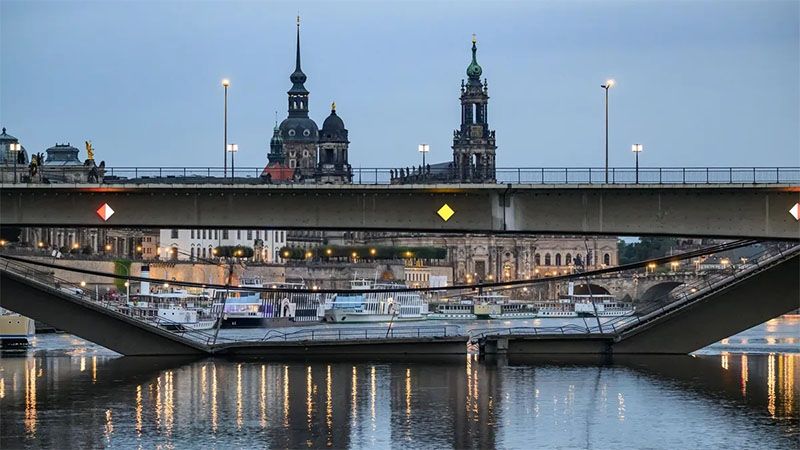 Se derrumba uno de los principales puentes de la ciudad alemana de Dresde