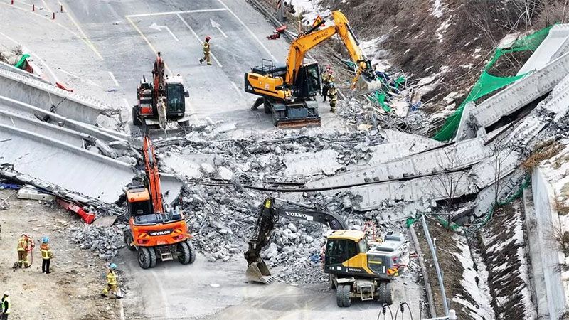 Cuatro muertos y seis heridos por el colapso de un puente en Corea del Sur