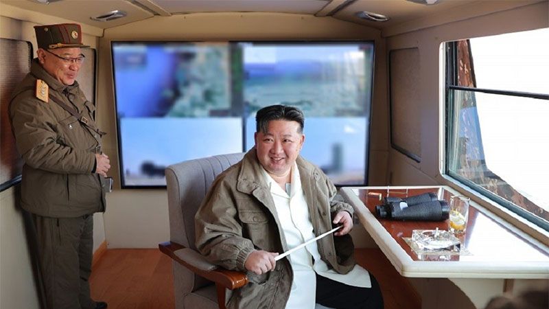 Pionyang prueba un nuevo tipo de misiles antia&eacute;reos bajo supervisi&oacute;n de Kim Jong-un