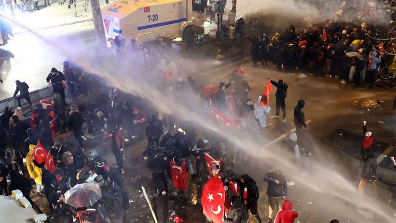 La polic&iacute;a turca detiene a casi 50 empleados del Ayuntamiento de Estambul